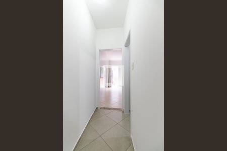 Corredor de casa à venda com 4 quartos, 150m² em Vila Fernandes, São Paulo