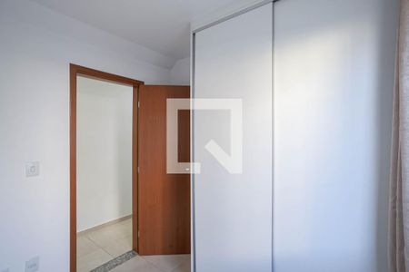 Quarto 1 de apartamento para alugar com 2 quartos, 55m² em Dom Bosco, Belo Horizonte