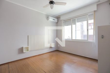 Quarto  de apartamento para alugar com 1 quarto, 47m² em Passo da Areia, Porto Alegre