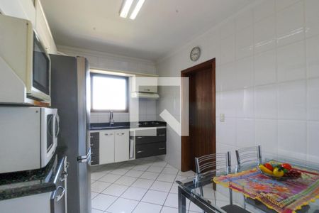 Apartamento à venda com 120m², 3 quartos e 2 vagas Apartamento à venda com 120m², 3 quartos e 2 vagasCozinha