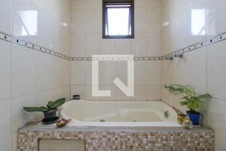 Apartamento à venda com 120m², 3 quartos e 2 vagas Apartamento à venda com 120m², 3 quartos e 2 vagasBanheiro da Suíte