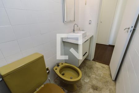Banheiro de apartamento para alugar com 1 quarto, 52m² em Vila Madalena, São Paulo