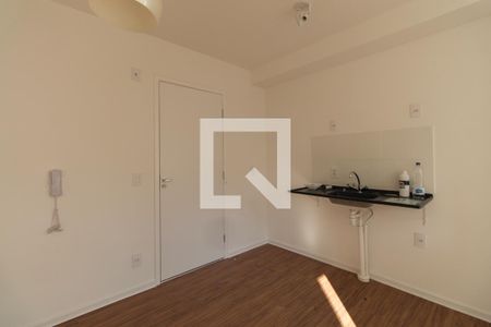 Sala e cozinha de apartamento para alugar com 2 quartos, 35m² em Cidade Satélite Santa Bárbara, São Paulo