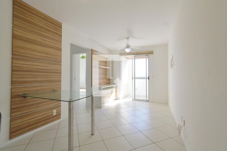 Sala de apartamento para alugar com 2 quartos, 72m² em Barreiros, São José