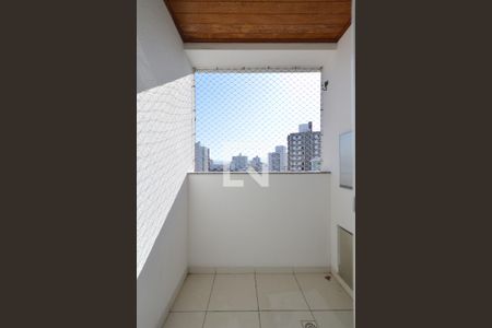 Varanda de apartamento para alugar com 2 quartos, 72m² em Barreiros, São José