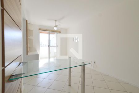 Sala de apartamento para alugar com 2 quartos, 72m² em Barreiros, São José