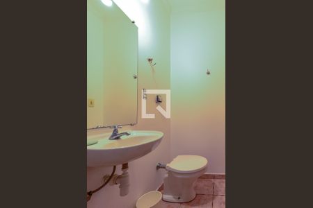 Casa para alugar com 420m², 5 quartos e 7 vagas Casa para alugar com 420m², 5 quartos e 7 vagasBanheiro de Serviço
