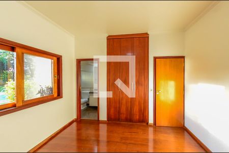 Casa para alugar com 420m², 5 quartos e 7 vagas Casa para alugar com 420m², 5 quartos e 7 vagasSuíte 1