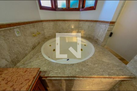 Casa para alugar com 420m², 5 quartos e 7 vagas Casa para alugar com 420m², 5 quartos e 7 vagasBanheiro da Suíte 4
