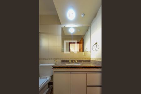 Casa para alugar com 420m², 5 quartos e 7 vagas Casa para alugar com 420m², 5 quartos e 7 vagasBanheiro da Suíte 1