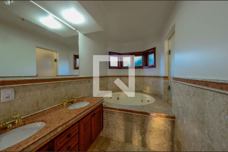 Casa para alugar com 420m², 5 quartos e 7 vagas Casa para alugar com 420m², 5 quartos e 7 vagasBanheiro da Suíte 4