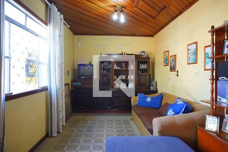 Sala de casa à venda com 3 quartos, 240m² em Sarandi, Porto Alegre