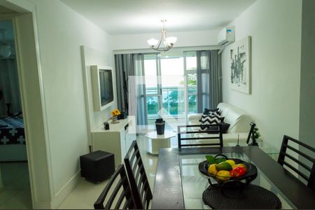 Sala de apartamento para alugar com 2 quartos, 90m² em Barra da Tijuca, Rio de Janeiro