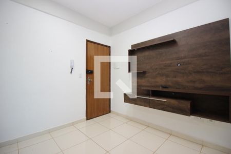 Sala de apartamento para alugar com 2 quartos, 55m² em Setor Habitacional Samambaia (taguatinga), Brasília