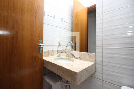 Banheiro da Suíte de apartamento para alugar com 2 quartos, 55m² em Setor Habitacional Samambaia (taguatinga), Brasília