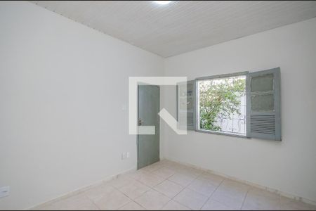 Quarto de casa para alugar com 1 quarto, 60m² em Carlos Prates, Belo Horizonte