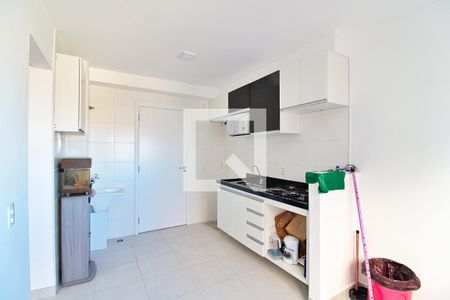 Sala/Cozinha de apartamento para alugar com 2 quartos, 34m² em Parque Munhoz, São Paulo