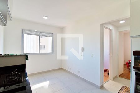 Sala/Cozinha de apartamento para alugar com 2 quartos, 34m² em Parque Munhoz, São Paulo