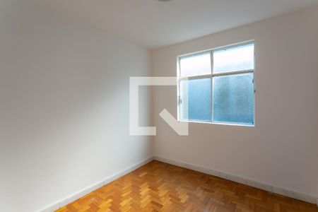 Quarto 1 de apartamento para alugar com 3 quartos, 80m² em Bonfim, Belo Horizonte