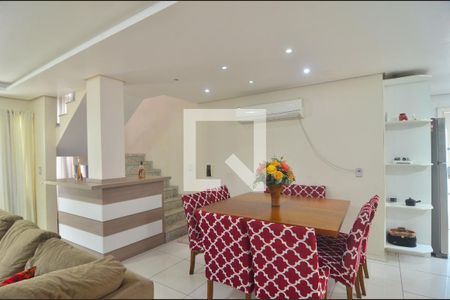 Sala de casa à venda com 2 quartos, 128m² em São José, Canoas