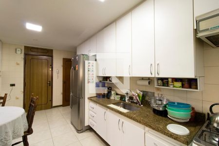 Apartamento à venda com 126m², 3 quartos e 1 vaga Apartamento à venda com 126m², 3 quartos e 1 vagaCozinha - Armários