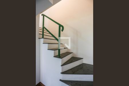 Escada de apartamento à venda com 2 quartos, 86m² em Vila Polopoli, São Paulo