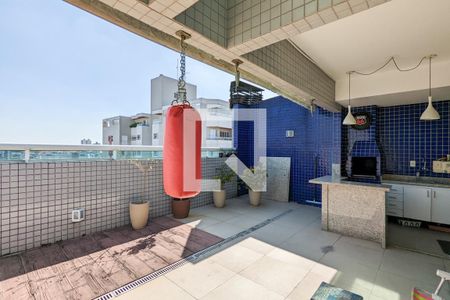 Apartamento à venda com 190m², 4 quartos e 3 vagas Apartamento à venda com 190m², 4 quartos e 3 vagasCobertura