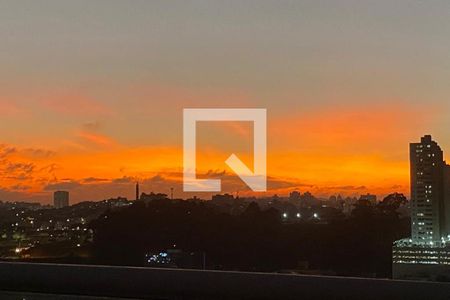 Apartamento à venda com 190m², 4 quartos e 3 vagas Apartamento à venda com 190m², 4 quartos e 3 vagasVista