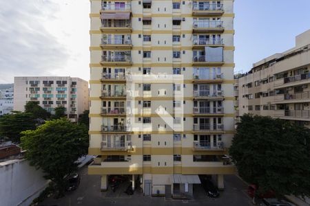 Vista do Quarto 1 de apartamento para alugar com 2 quartos, 63m² em Freguesia de Jacarepaguá, Rio de Janeiro