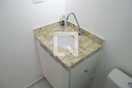 Banheiro de kitnet/studio para alugar com 1 quarto, 25m² em Santana, São Paulo