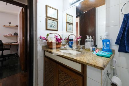 Banheiro Corredor de apartamento à venda com 3 quartos, 145m² em Vila Isabel, Rio de Janeiro