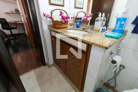 Banheiro Corredor de apartamento à venda com 3 quartos, 145m² em Vila Isabel, Rio de Janeiro