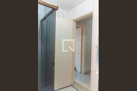 Apartamento à venda com 65m², 2 quartos e 2 vagas Apartamento à venda com 65m², 2 quartos e 2 vagasBanheiro