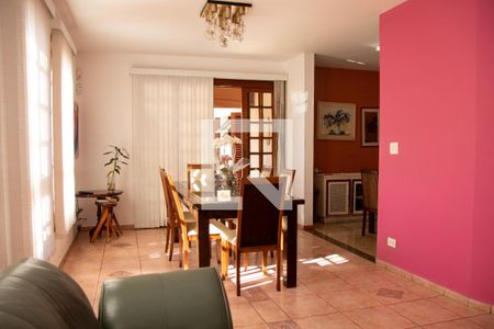 Sala de casa à venda com 4 quartos, 242m² em Barro Branco (zona Norte), São Paulo