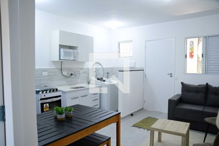 Sala e cozinha de casa para alugar com 1 quarto, 31m² em Jardim Colibri, Cotia