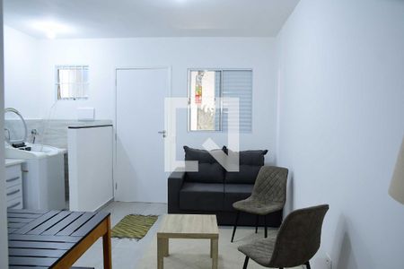Sala e cozinha de casa para alugar com 1 quarto, 31m² em Jardim Colibri, Cotia