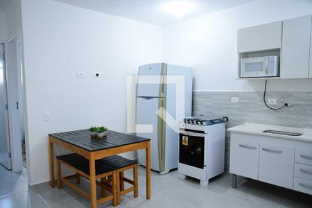 Sala e cozinha de casa para alugar com 1 quarto, 31m² em Jardim Colibri, Cotia