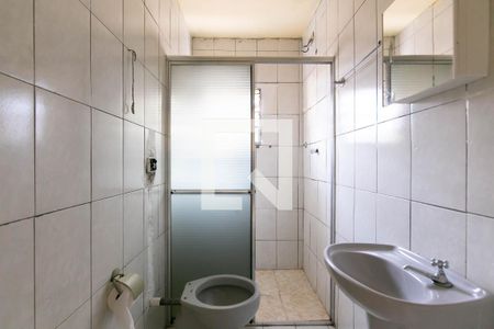 Banheiro da Suite  de casa para alugar com 2 quartos, 55m² em Vila Carmosina, São Paulo