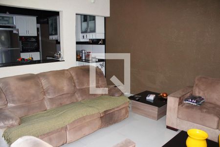 Sala de casa para alugar com 4 quartos, 210m² em Vila Virginia, Itaquaquecetuba