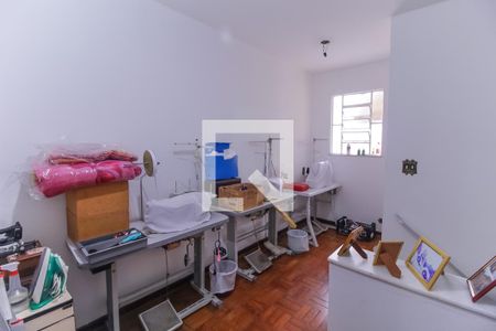 Corredor de casa à venda com 4 quartos, 160m² em Vila Antonieta, São Paulo