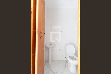 Banheiro de casa para alugar com 1 quarto, 43m² em Vila Constança, São Paulo