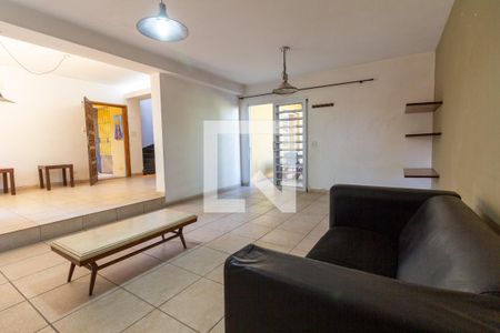 Sala 2 de casa para alugar com 3 quartos, 300m² em Vila Pirajussara, São Paulo