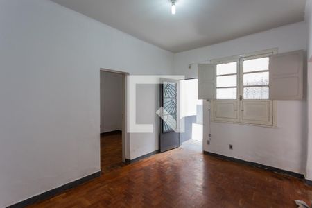 Sala de casa à venda com 3 quartos, 110m² em Santa Efigênia, Belo Horizonte