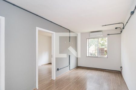 Sala de apartamento à venda com 1 quarto, 48m² em Jardim Carvalho, Porto Alegre