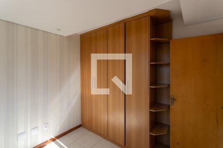 Quarto 2 de apartamento à venda com 2 quartos, 75m² em Fernão Dias, Belo Horizonte