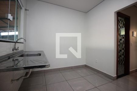 Kitnet de casa para alugar com 1 quarto, 40m² em Taguatinga Norte (taguatinga), Brasília