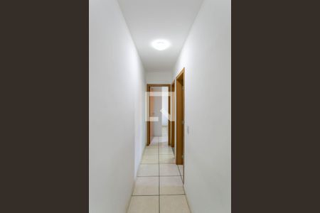 Corredor de apartamento à venda com 2 quartos, 47m² em Castelo, Belo Horizonte