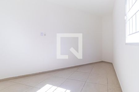 Quarto 2 de casa para alugar com 2 quartos, 50m² em Vila Campo Grande, São Paulo