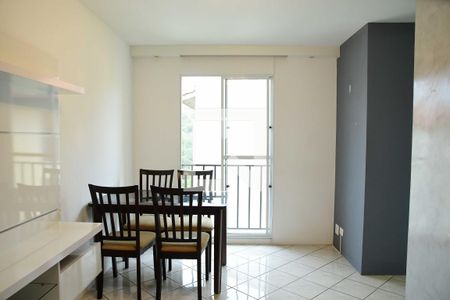 Sala de apartamento para alugar com 2 quartos, 45m² em Jardim da Gloria, Cotia