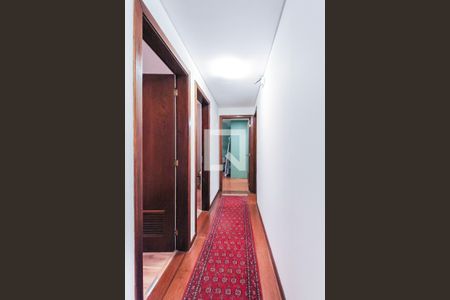 Corredor de apartamento à venda com 4 quartos, 200m² em Bela Vista, Porto Alegre